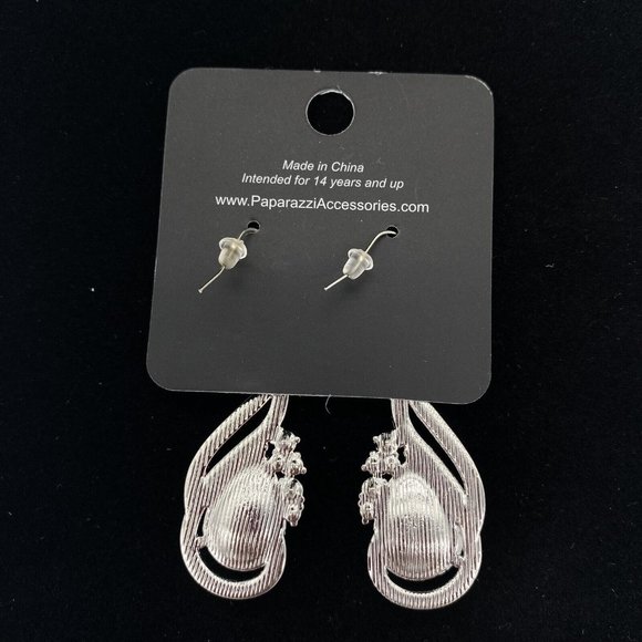 Paparazzi Fashion Jewelry Dancefloor Diva Purple Hook Earrings - Picture 2 of 4